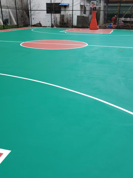 潮州 球场长期使用易出现地面开裂